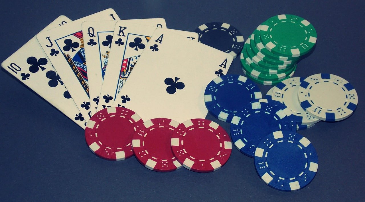 Filipino player accessing arion plus Casino on a mobile phone